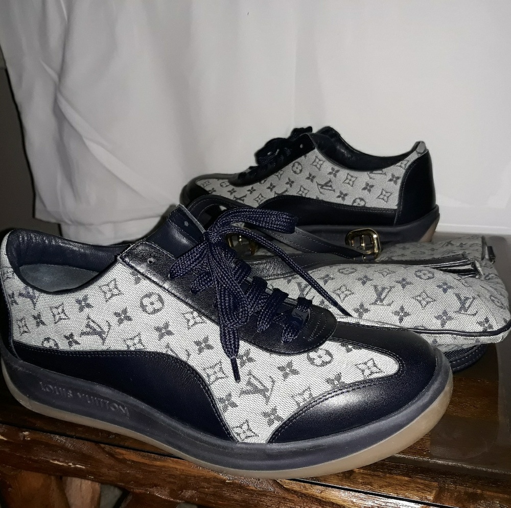 Louis Vuitton purse and tennis shoe - Picture 4 of 4
